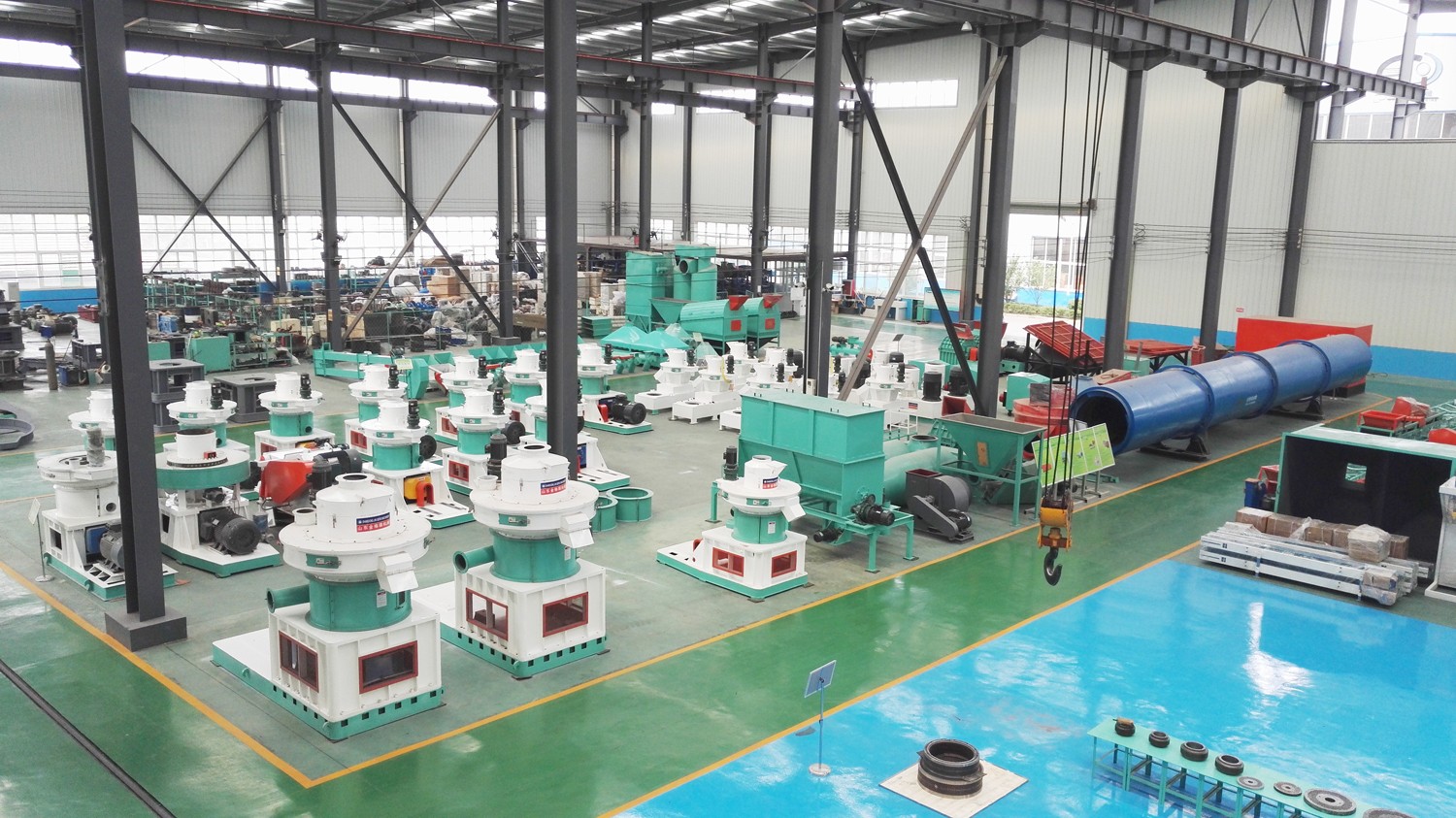 木屑顆粒機(jī)生產(chǎn)廠家車間圖片 木屑顆粒機(jī)生產(chǎn)廠家車間圖片